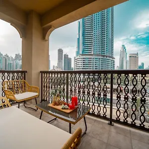 Durrani Homes - Glam Living Besides Mall- 2br With Study Third Converted Apartment Dubai